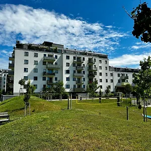 2-zimmer In Oberlaa Mit Privatem Tiefgaragen Platz Apartment Wien
