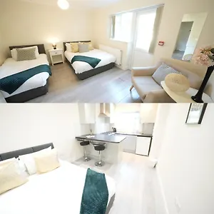 Privatunterkunft The Close Airport, Harmondsworth